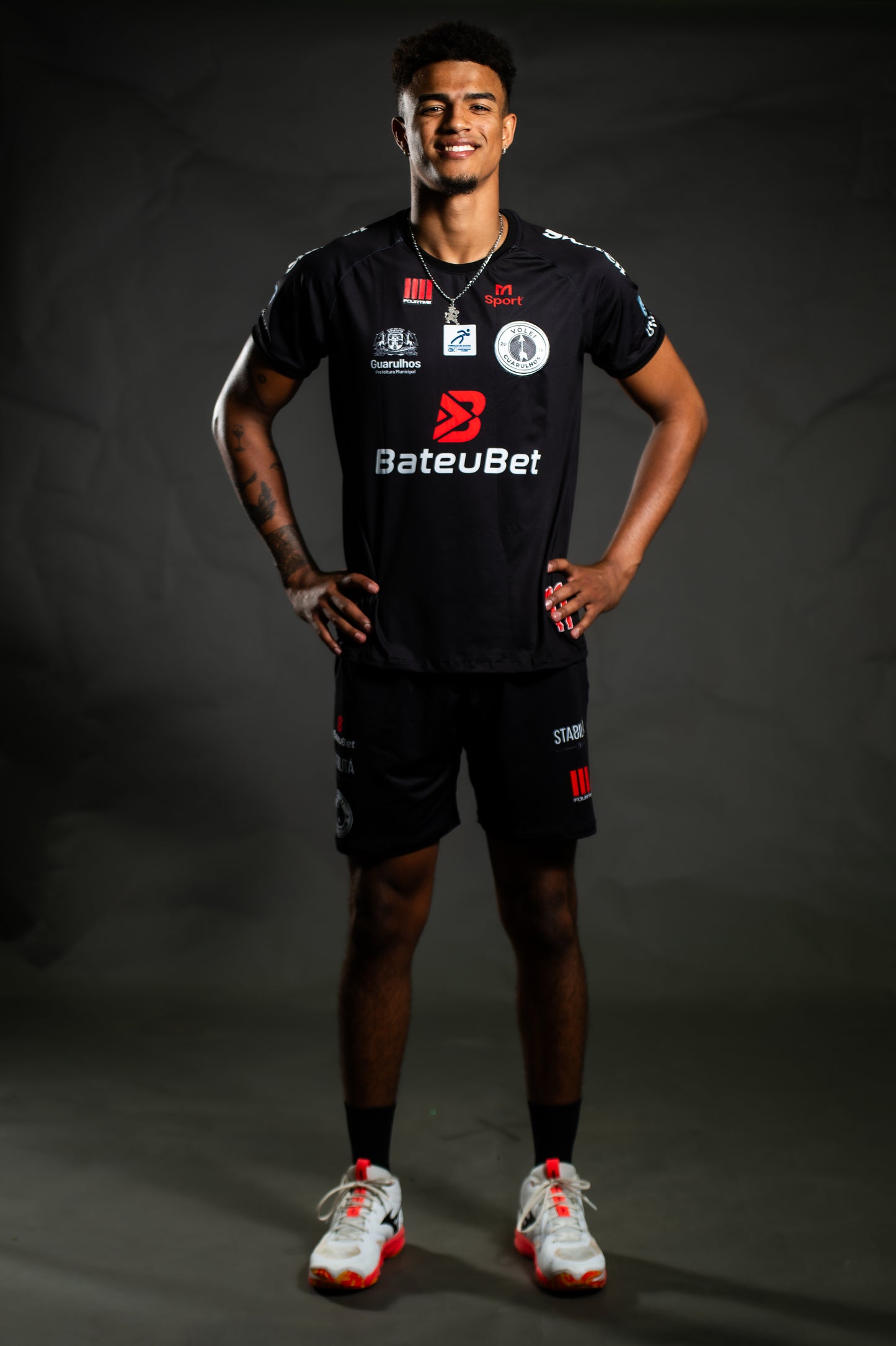 camiseta oficial vôlei guarulhos bateubet preto personalizado