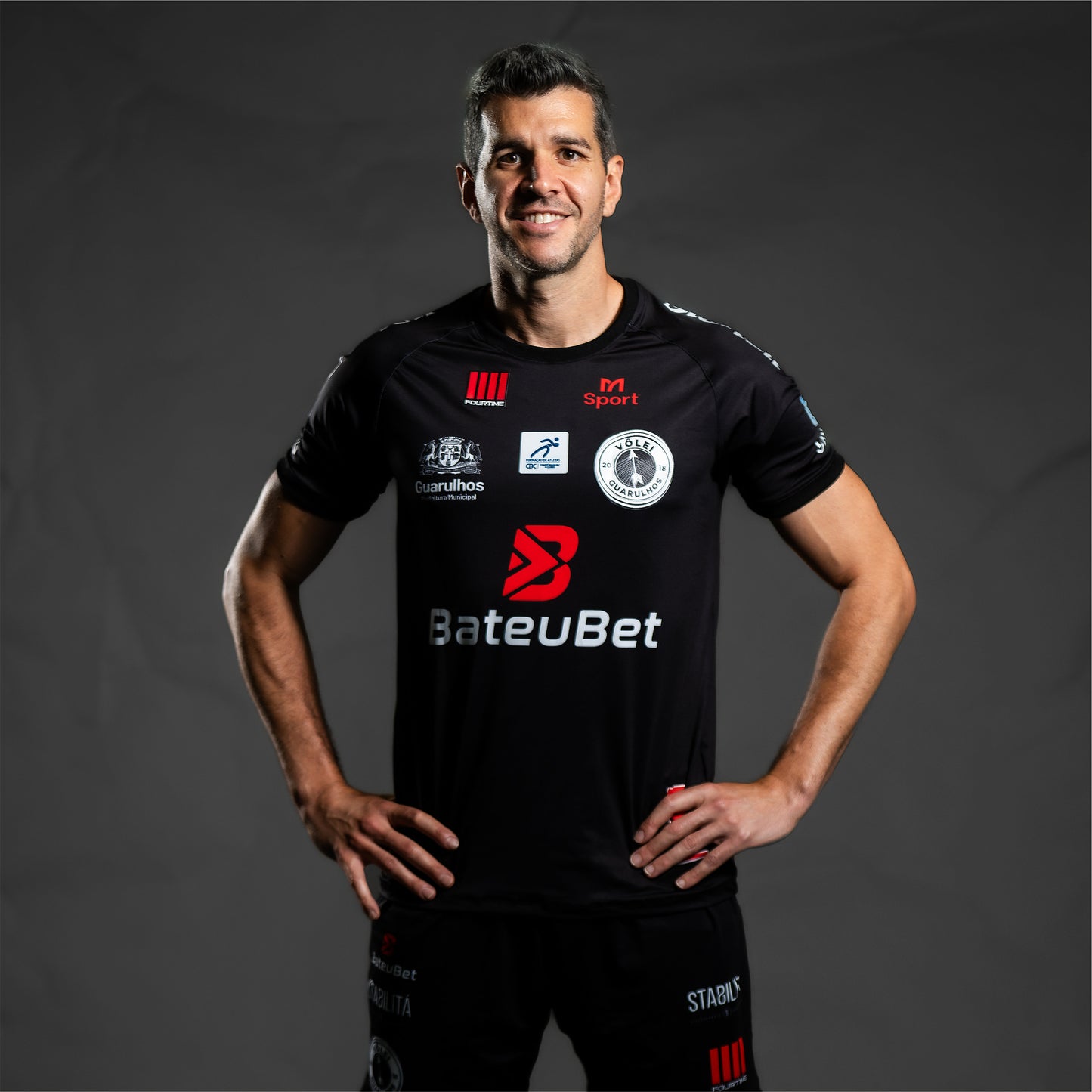 camiseta oficial vôlei guarulhos bateubet preto personalizado