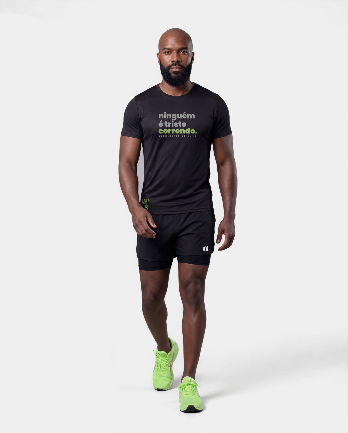 camiseta masculina - ninguem é triste correndo