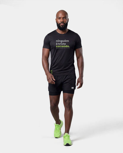 Camiseta Masculina - Ninguem é triste Correndo